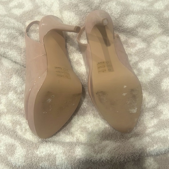 Never worn, 4 Inch heel - Picture 2 of 4